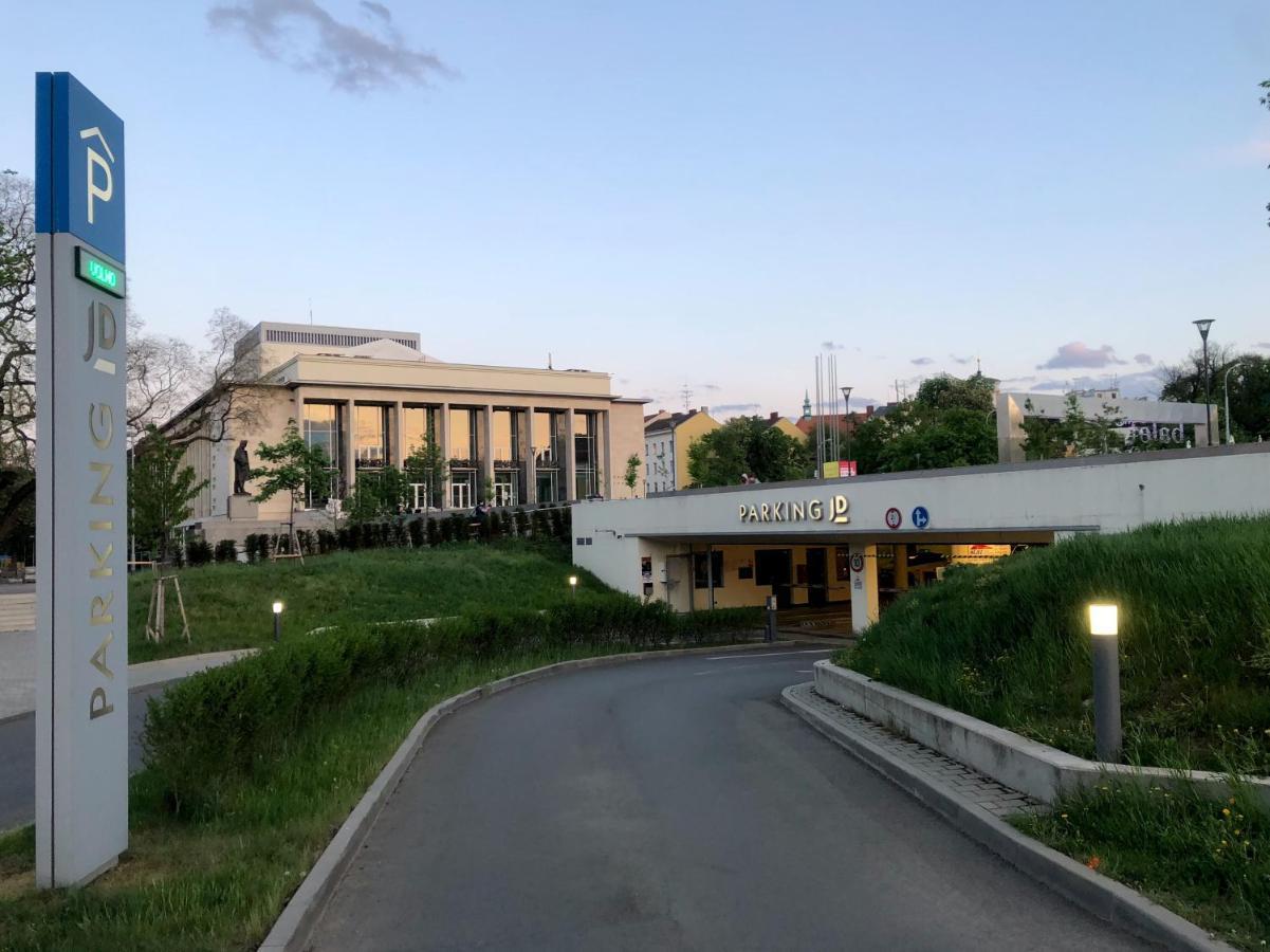 Brno Center Whirlpool Apartment Экстерьер фото